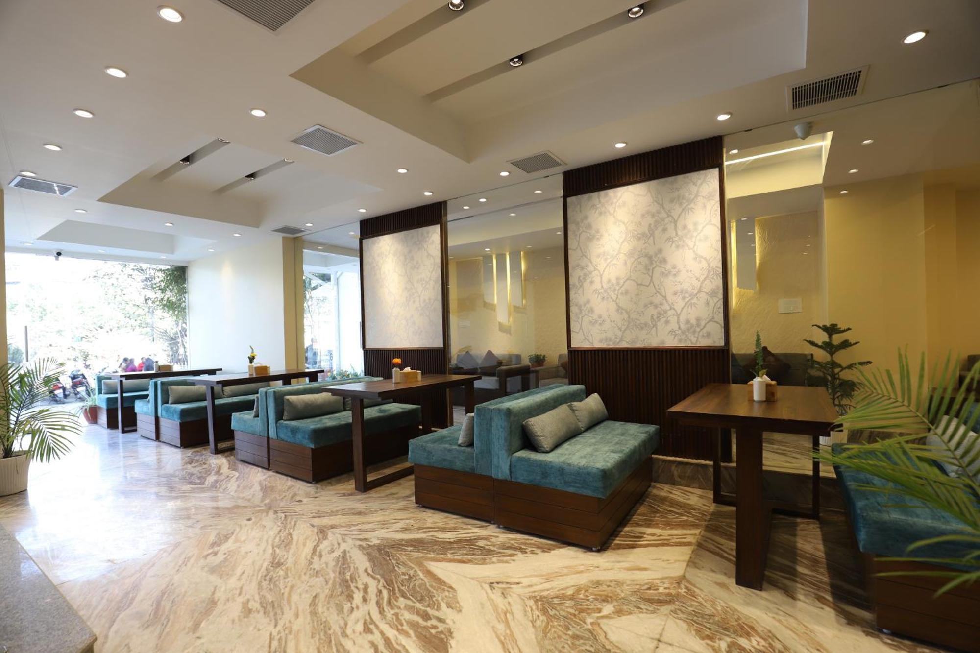 Apex Business Hotel - Airport Katmandu Eksteriør bilde